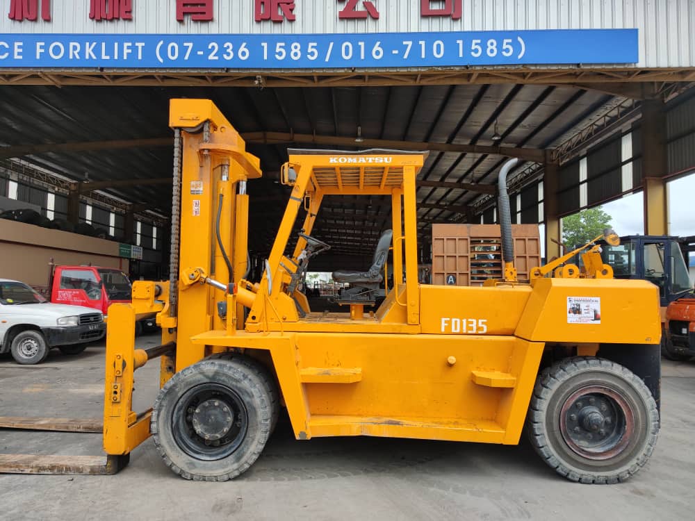 KOMATSU 13.5 TON FORKLIFT (2)