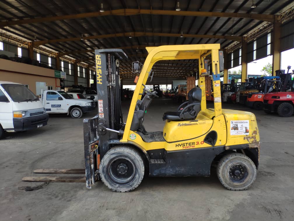 HYSTER 3.0 TON FORKLIFT 2.jpeg