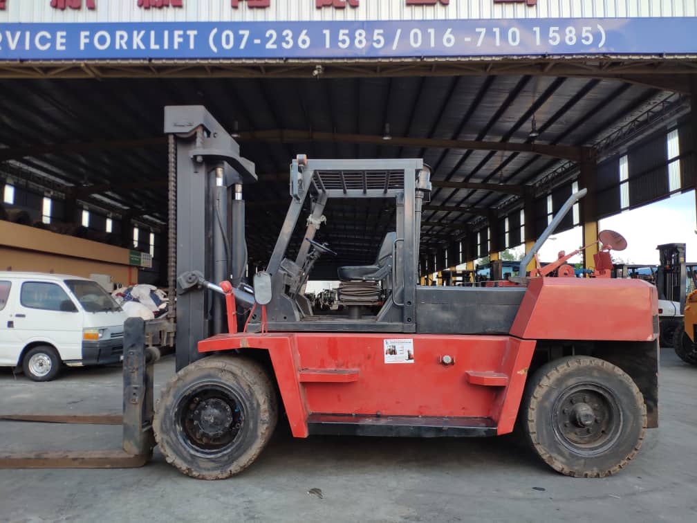 KOMATSU 15.0 TON FORKLIFT 2 1.jpeg