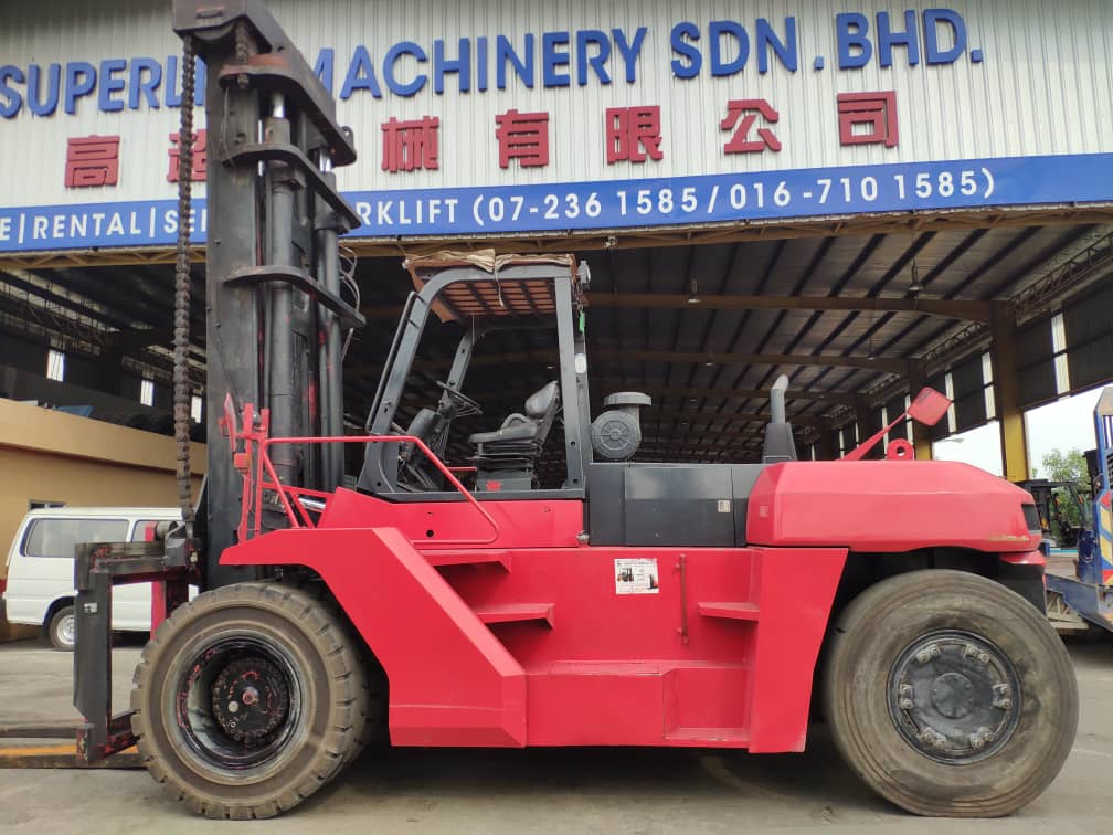 KOMATSU 24.0 TON FORKLIFT 2.jpeg