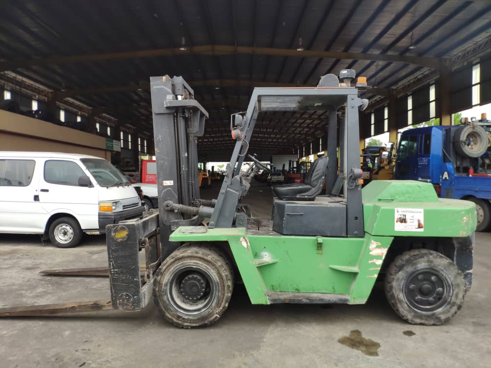 NISSAN 7.0 TON FORKLIFT 3.jpeg