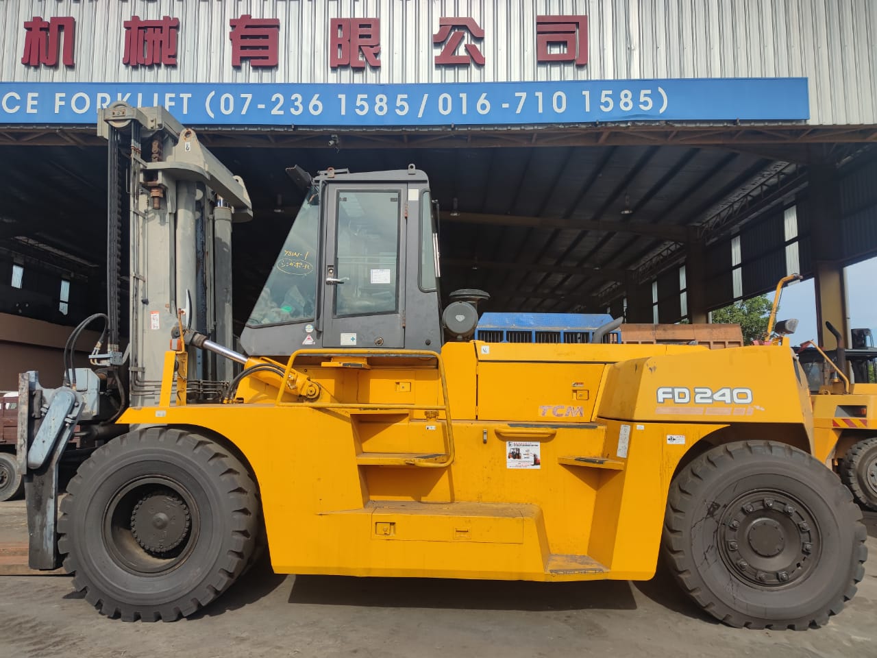 TCM 24.0 TON FORKLIFT 2.jpeg