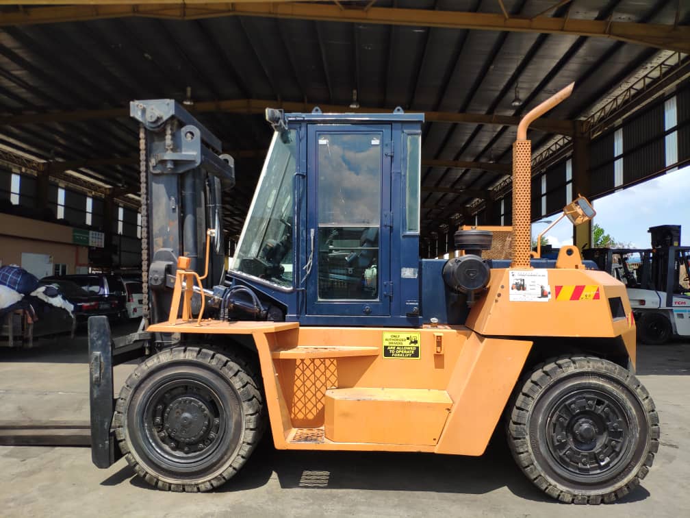TOYOTA 10.0 TON FORKLIFT 2 3.jpeg