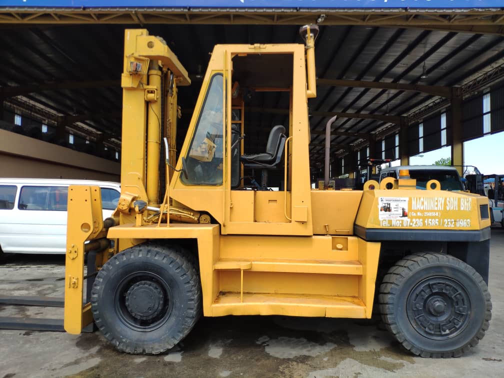 TOYOTA 11.5 TON FORKLIFT 2 1.jpeg