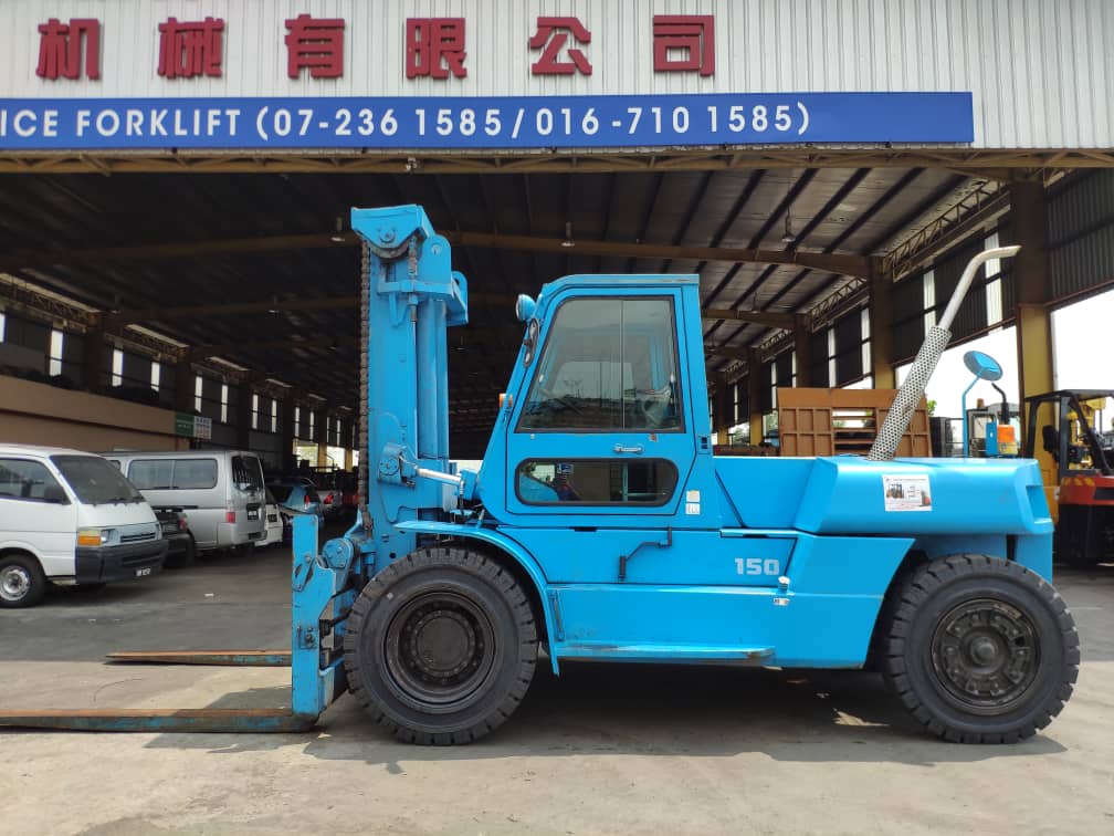 TOYOTA 16.0 TON FORKLIFT 2 1.jpeg
