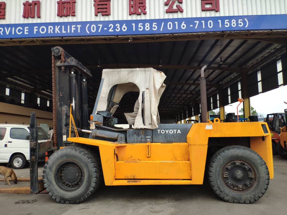 TOYOTA 18.0 TON FORKLIFT 2.jpeg