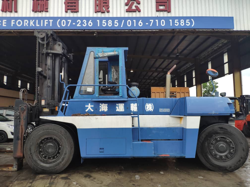 TOYOTA 24.0 TON FORKLIFT 2.jpeg