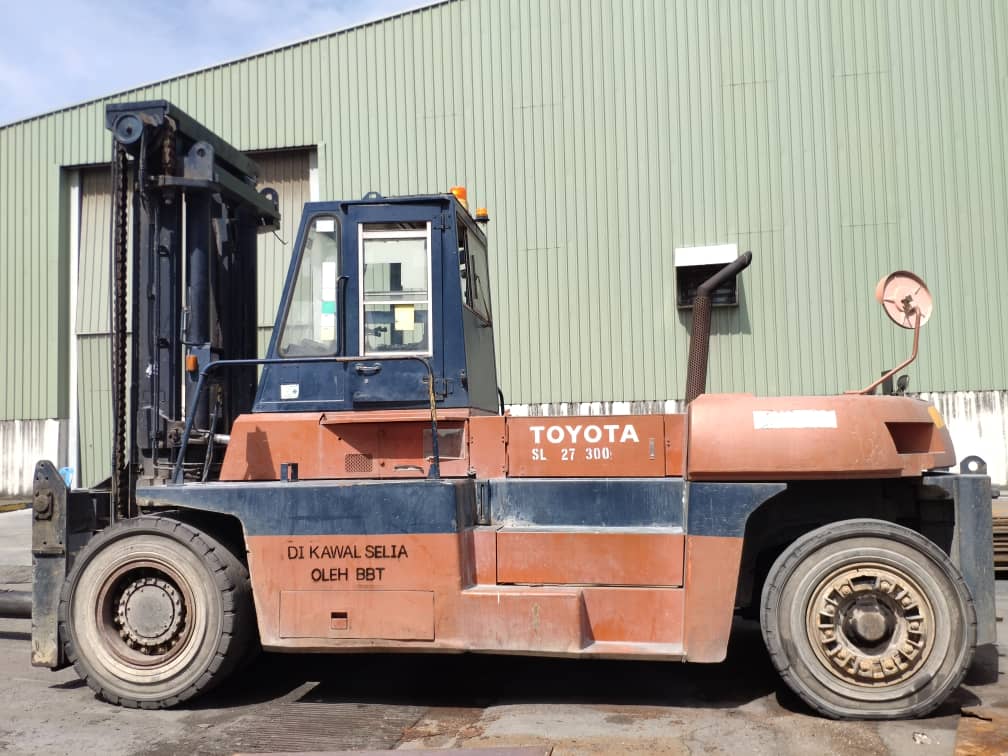 TOYOTA 26.0 TON FORKLIFT 2.jpeg