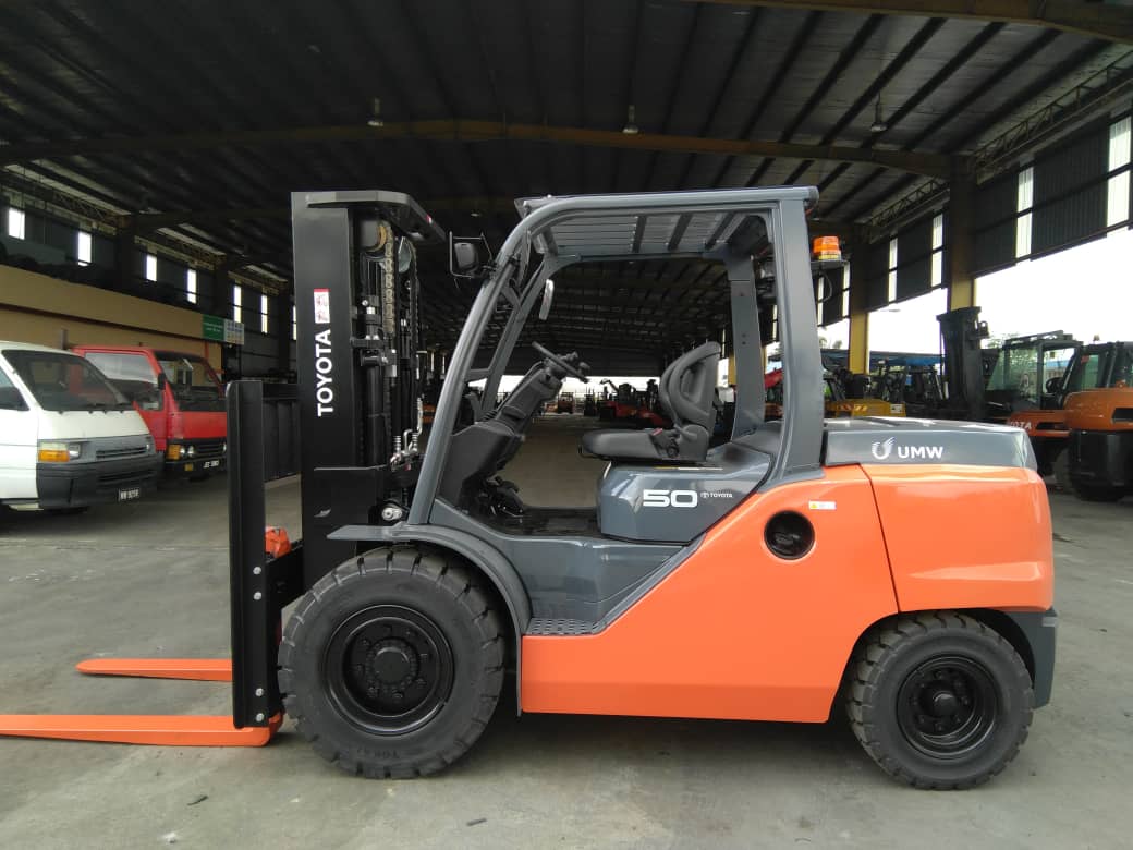 TOYOTA 5.0 TON FORKLIFT 2.jpeg
