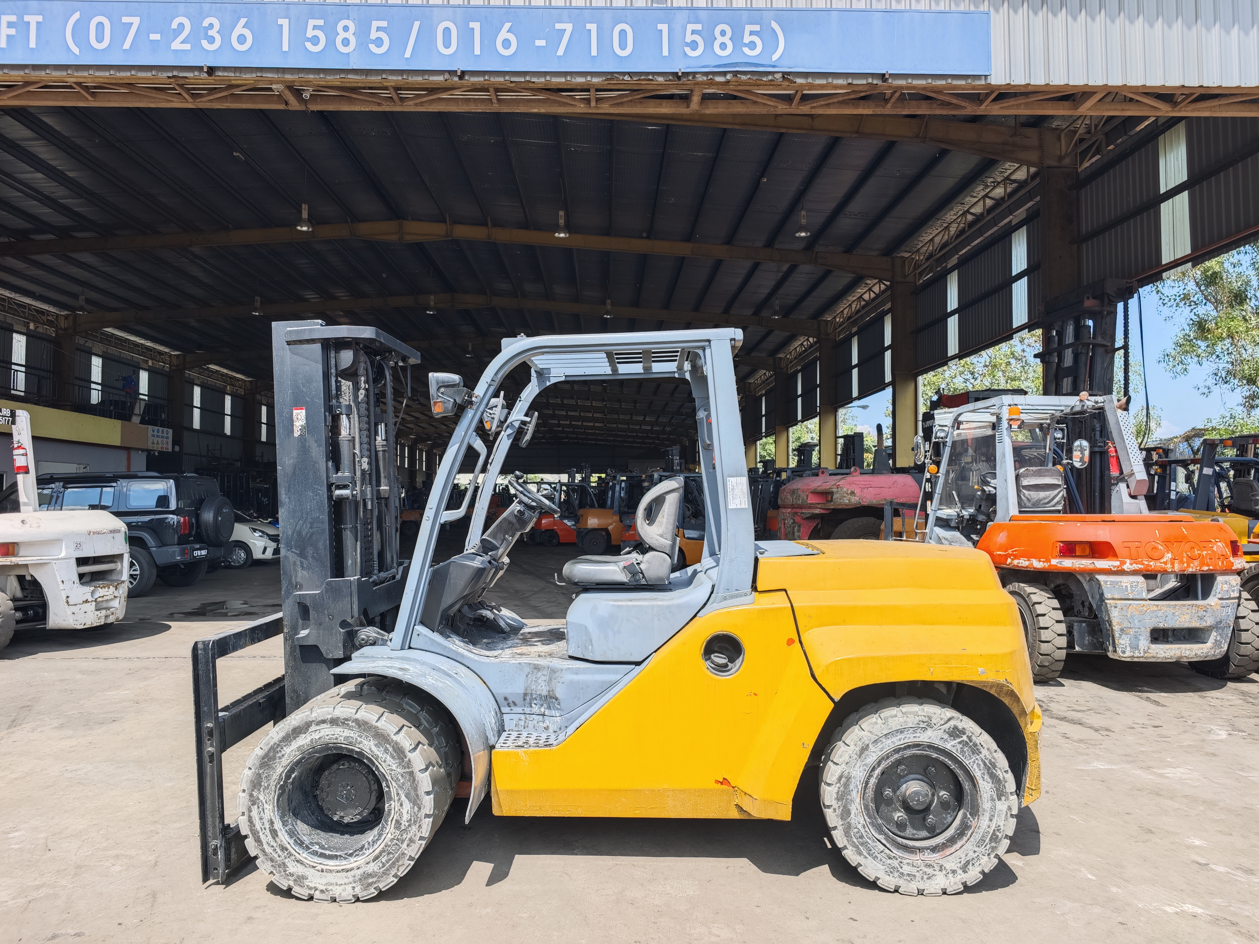 TOYOTA 7.0 TON FORKLIFT 2.jpg